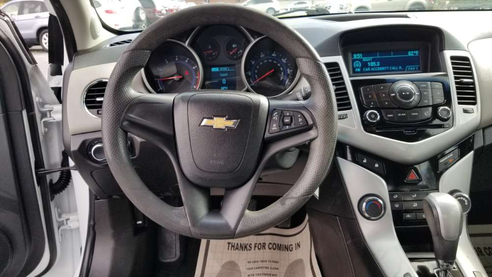 Chevrolet Cruze  White