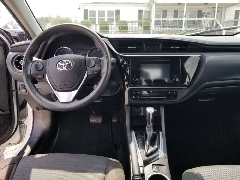 Toyota Corolla 2018 White