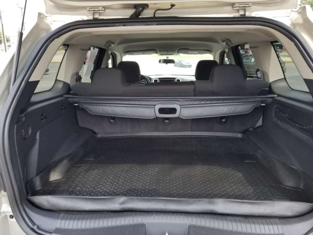 Jeep Grand Cherokee 2009 Gold