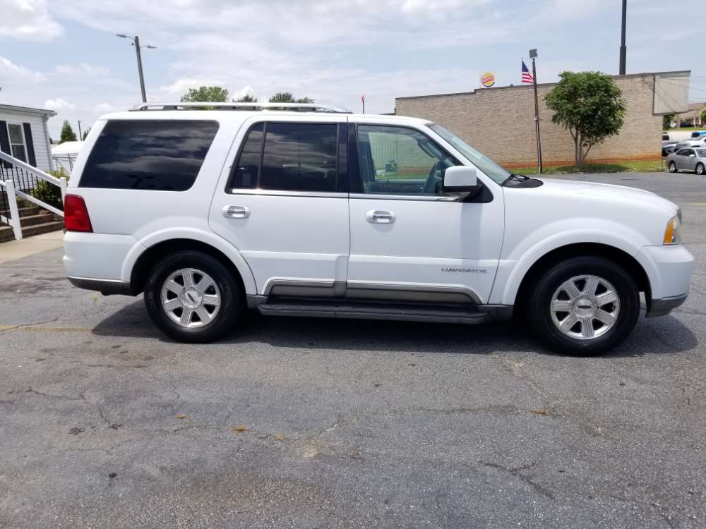 Lincoln Navigator 2004 White