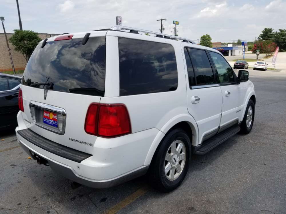 Lincoln Navigator 2004 White