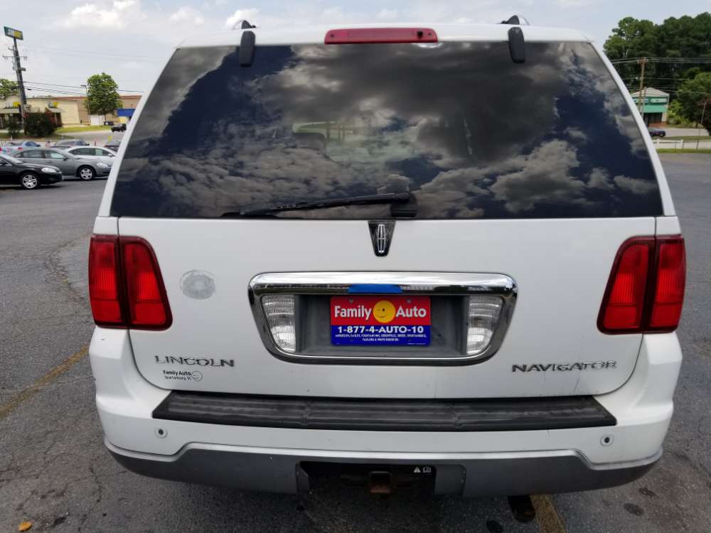 Lincoln Navigator 2004 White