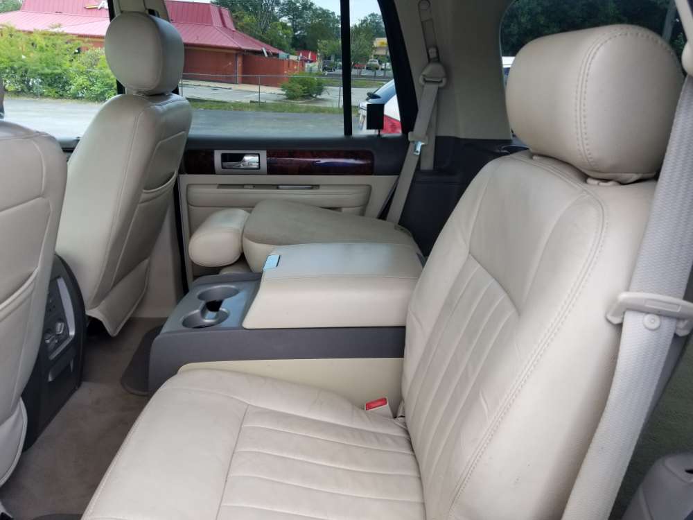 Lincoln Navigator 2004 White