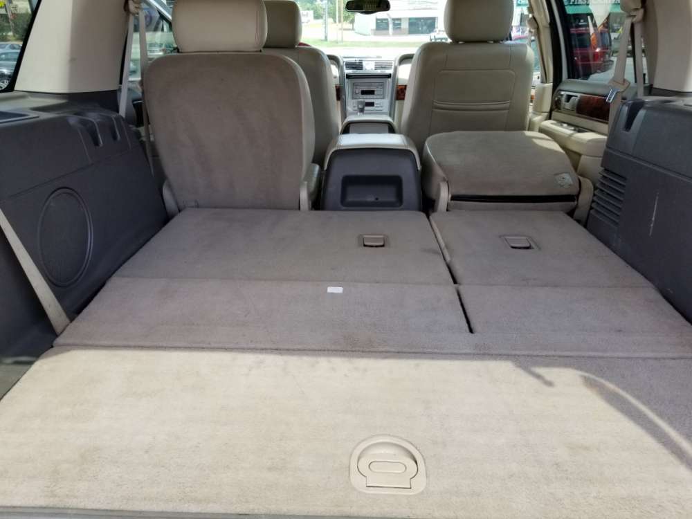Lincoln Navigator 2004 White