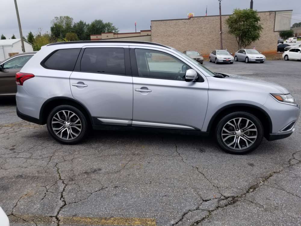 Mitsubishi Outlander 2016 Blue