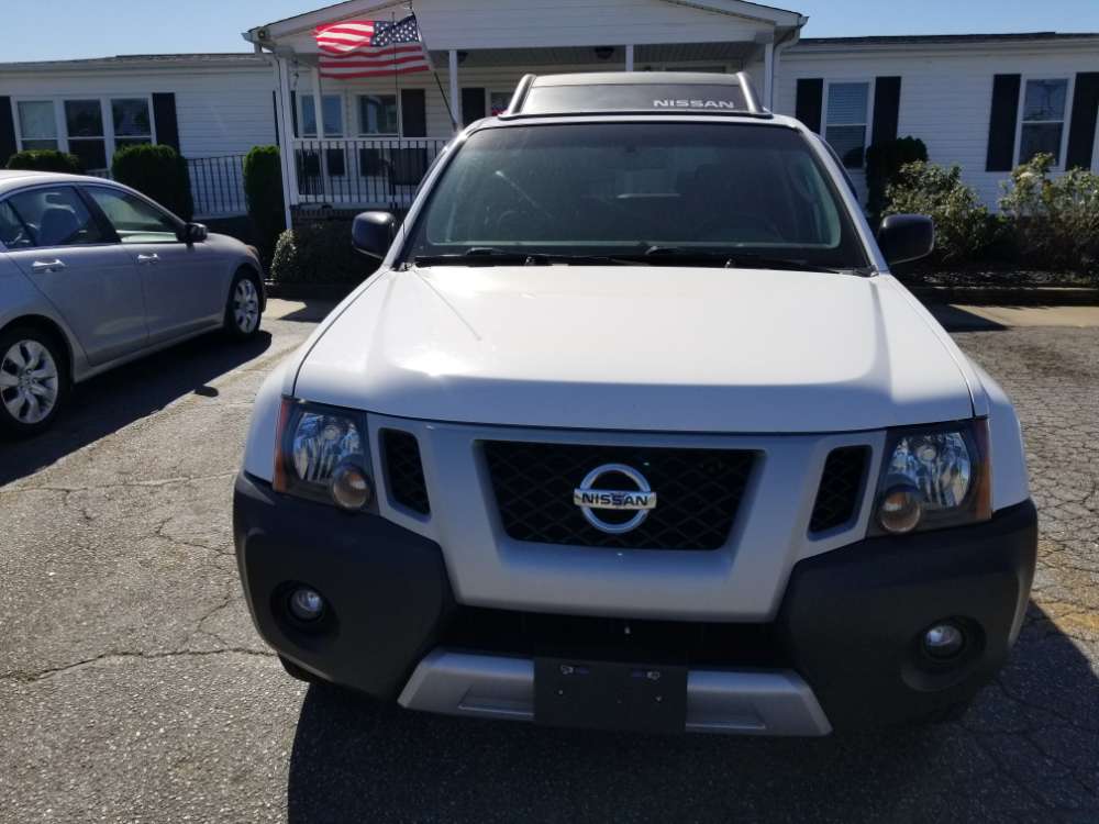 Nissan Xterra 2009 White