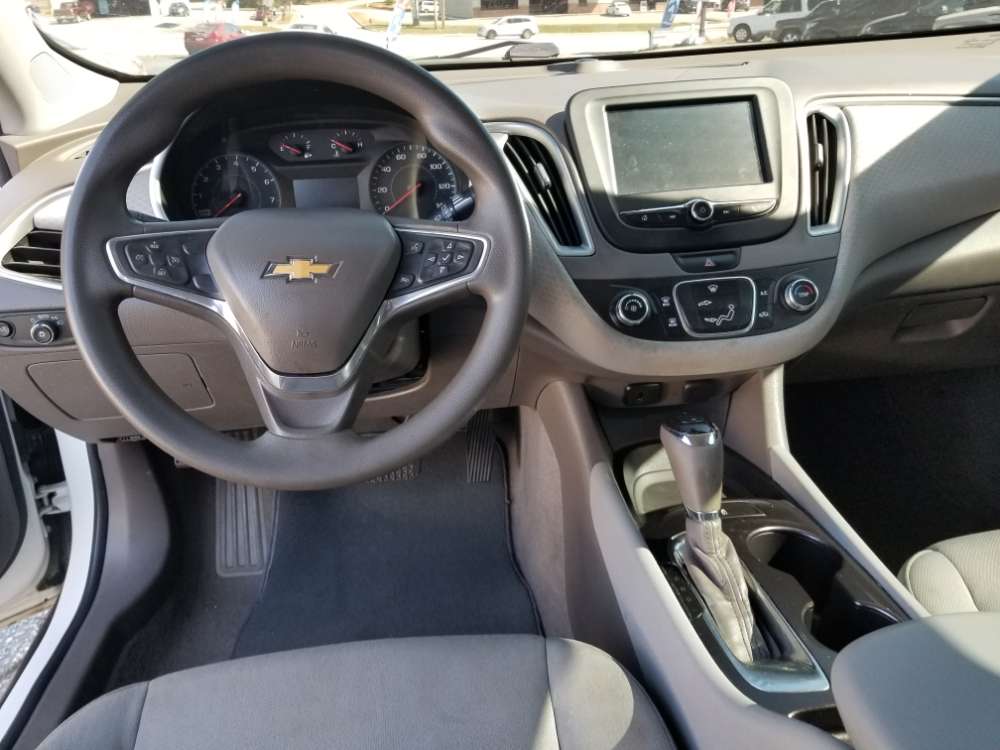 Chevrolet Malibu 2016 White