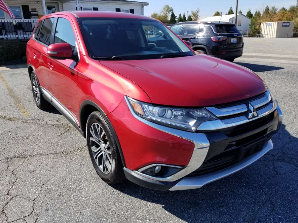 Mitsubishi Outlander 2017 Red