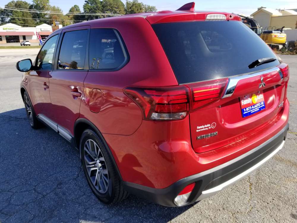 Mitsubishi Outlander 2017 Red