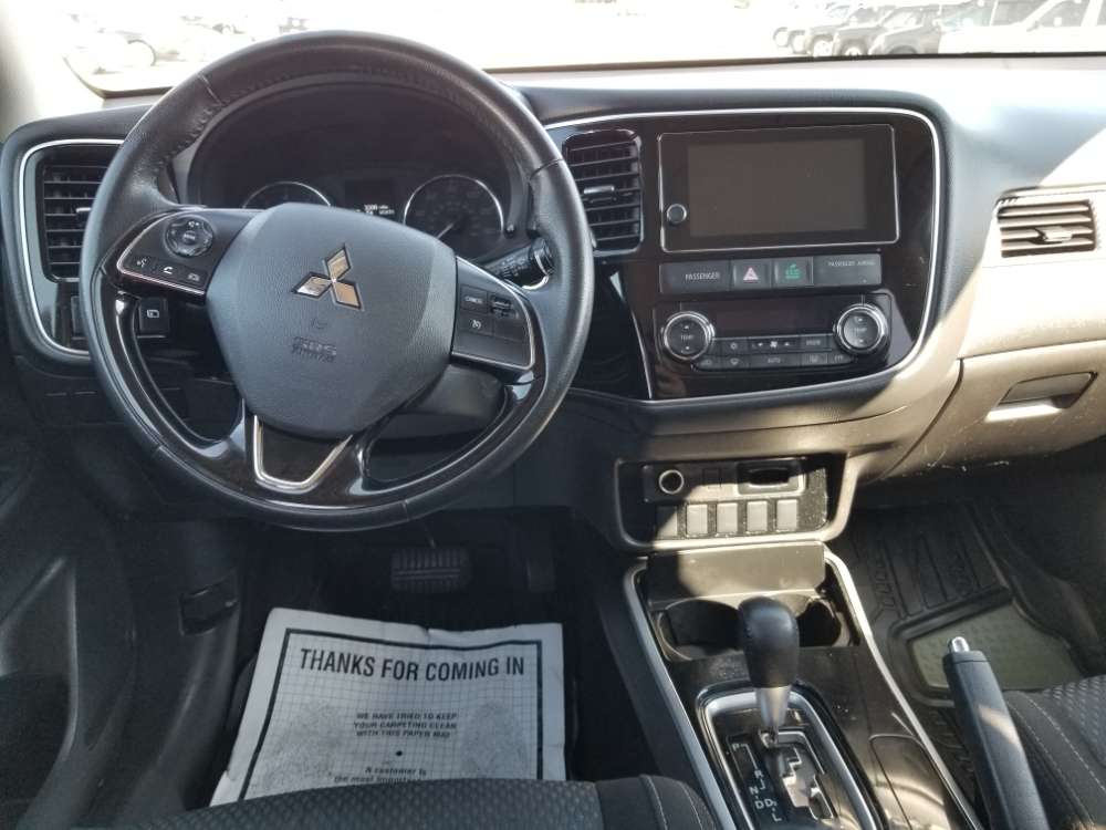 Mitsubishi Outlander 2017 Red