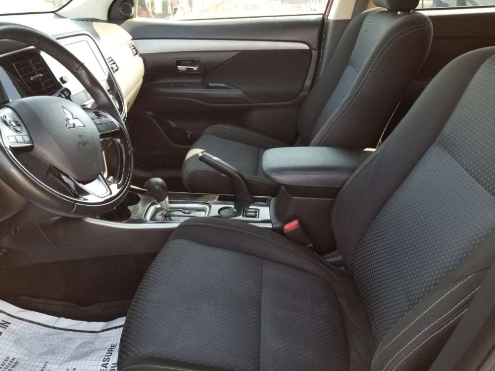 Mitsubishi Outlander 2017 Red