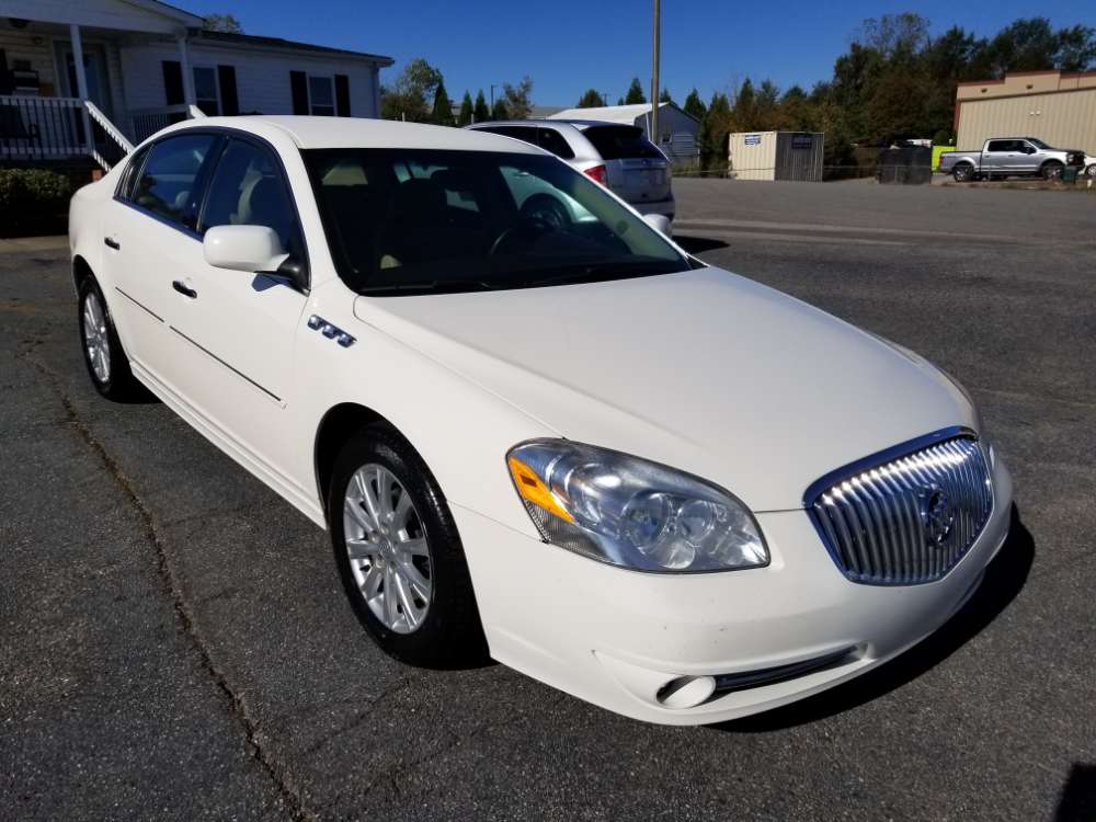 Buick Lucerne CXL White