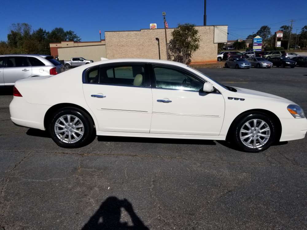 Buick Lucerne CXL White