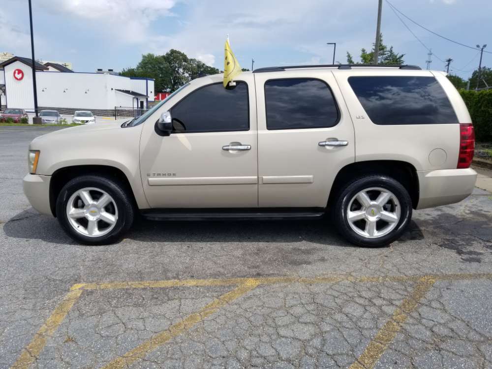 Chevrolet Tahoe 2008 Gold