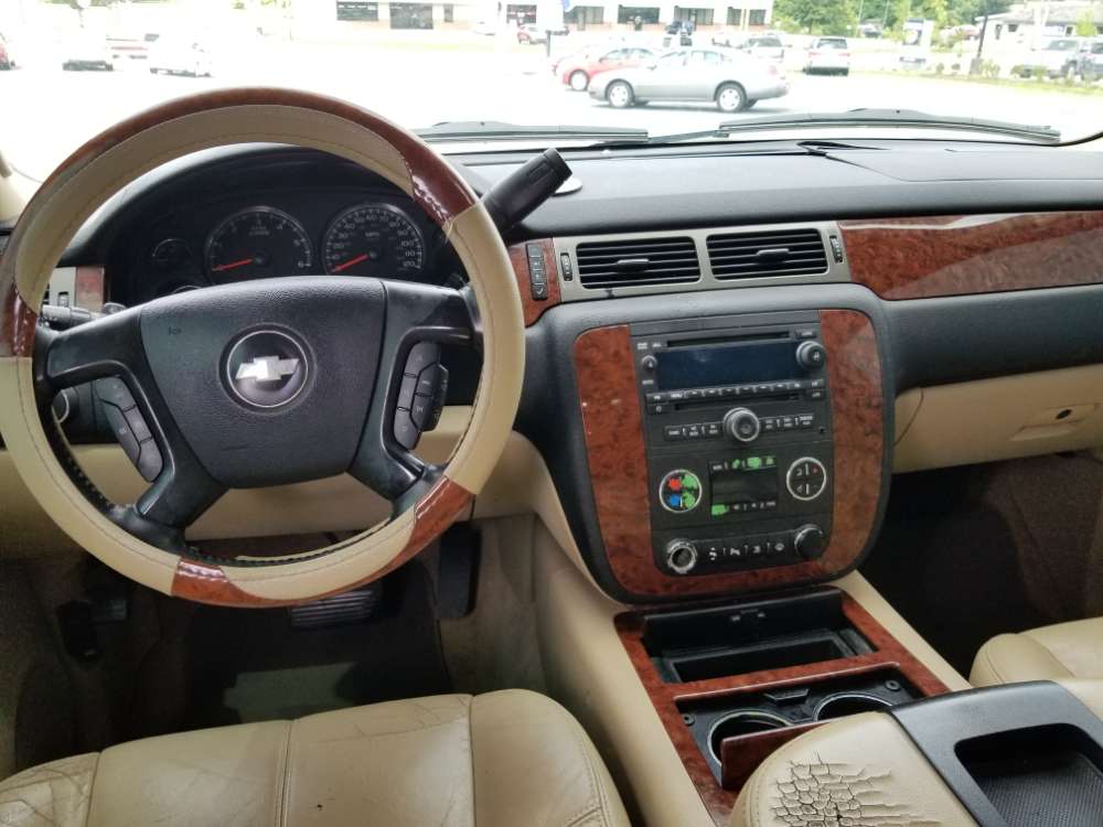 Chevrolet Tahoe 2008 Gold