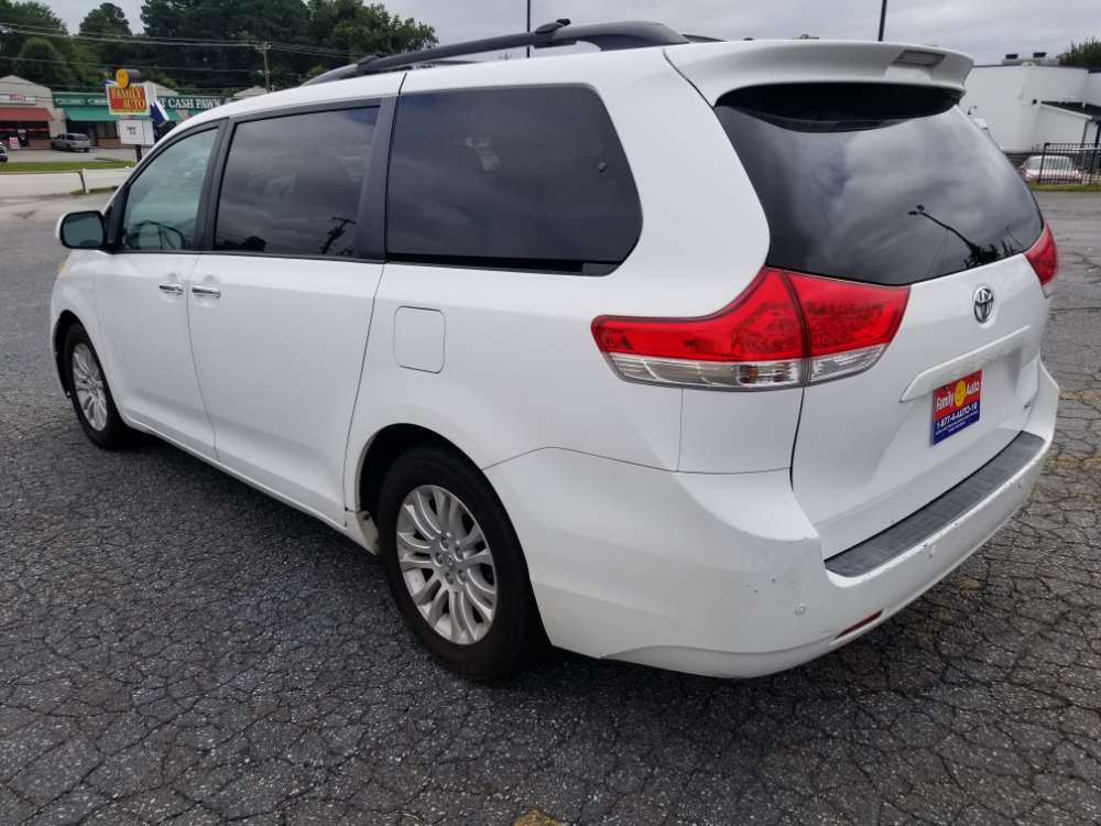 Toyota Sienna 2011 White