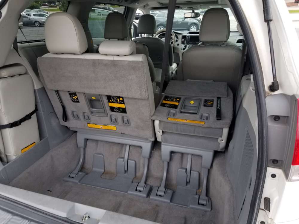 Toyota Sienna 2011 White