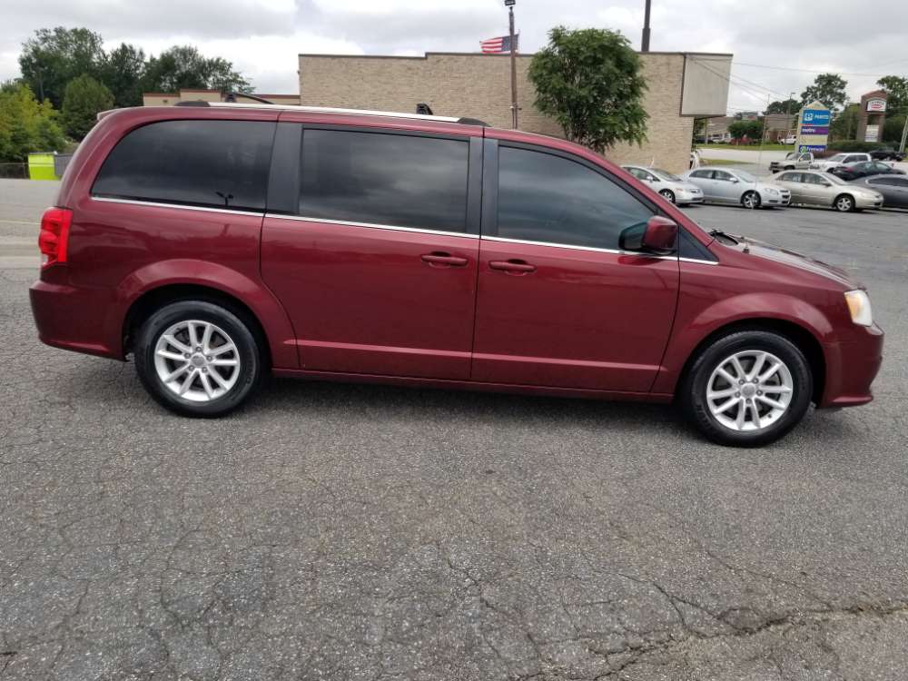 Dodge Grand Caravan 2018 Red