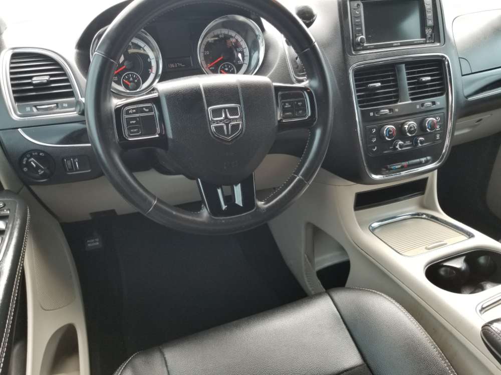Dodge Grand Caravan 2018 Red