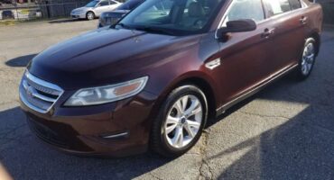 Ford Taurus 2012 Maroon