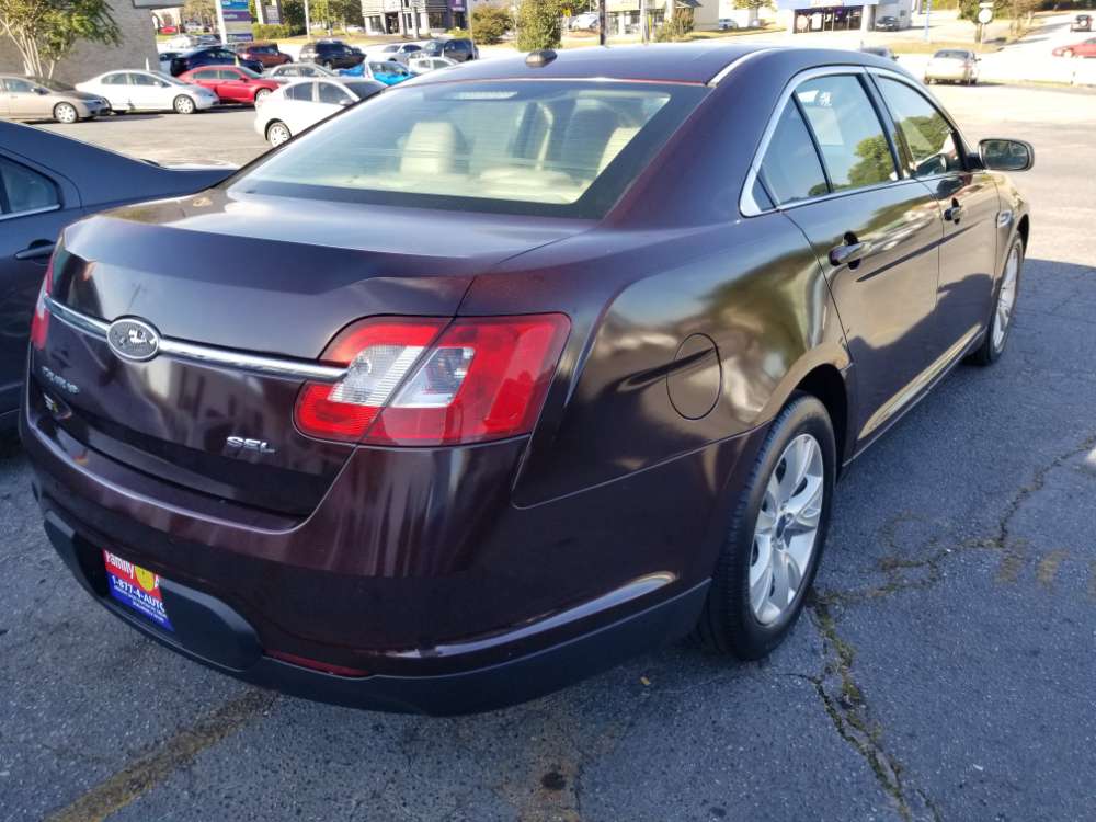 Ford Taurus 2012 Maroon