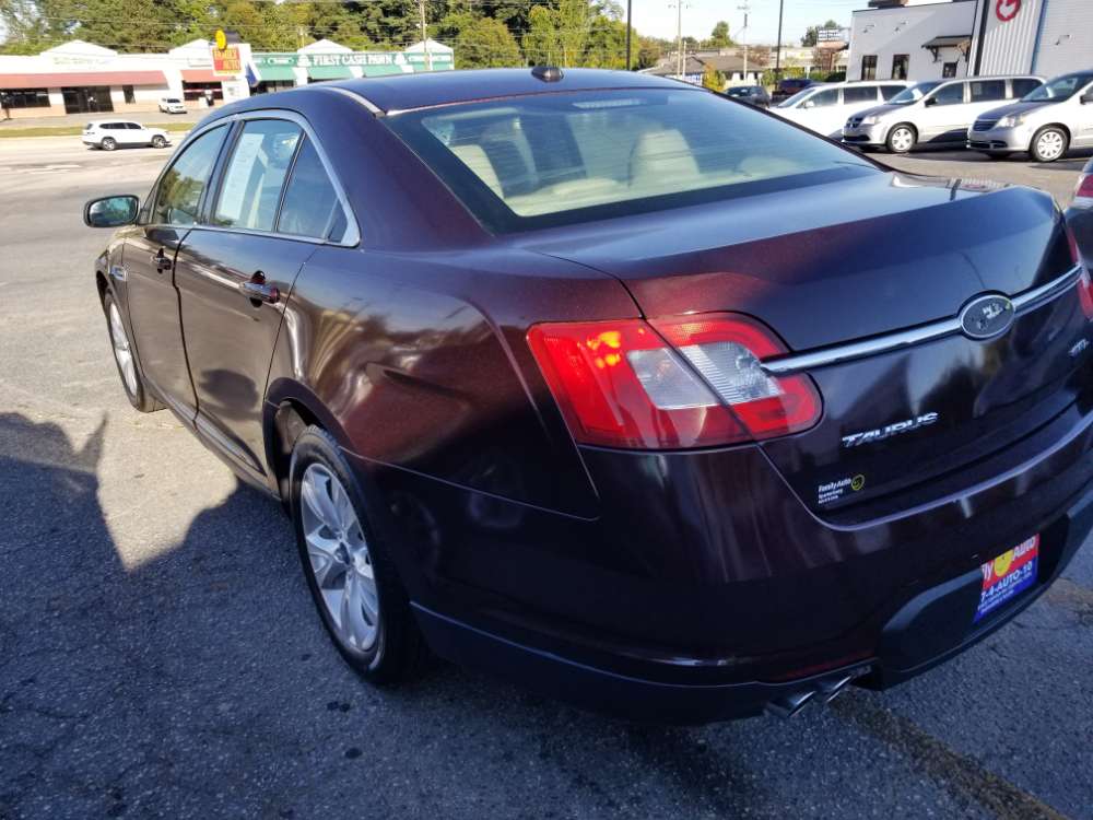 Ford Taurus 2012 Maroon
