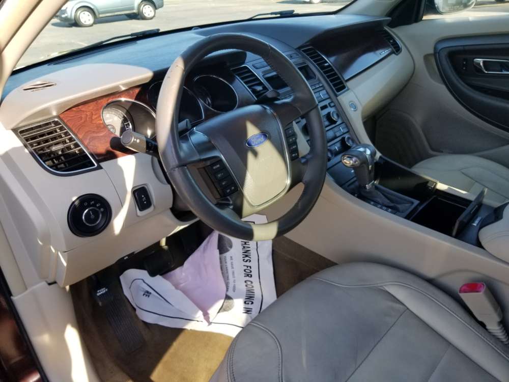 Ford Taurus 2012 Maroon